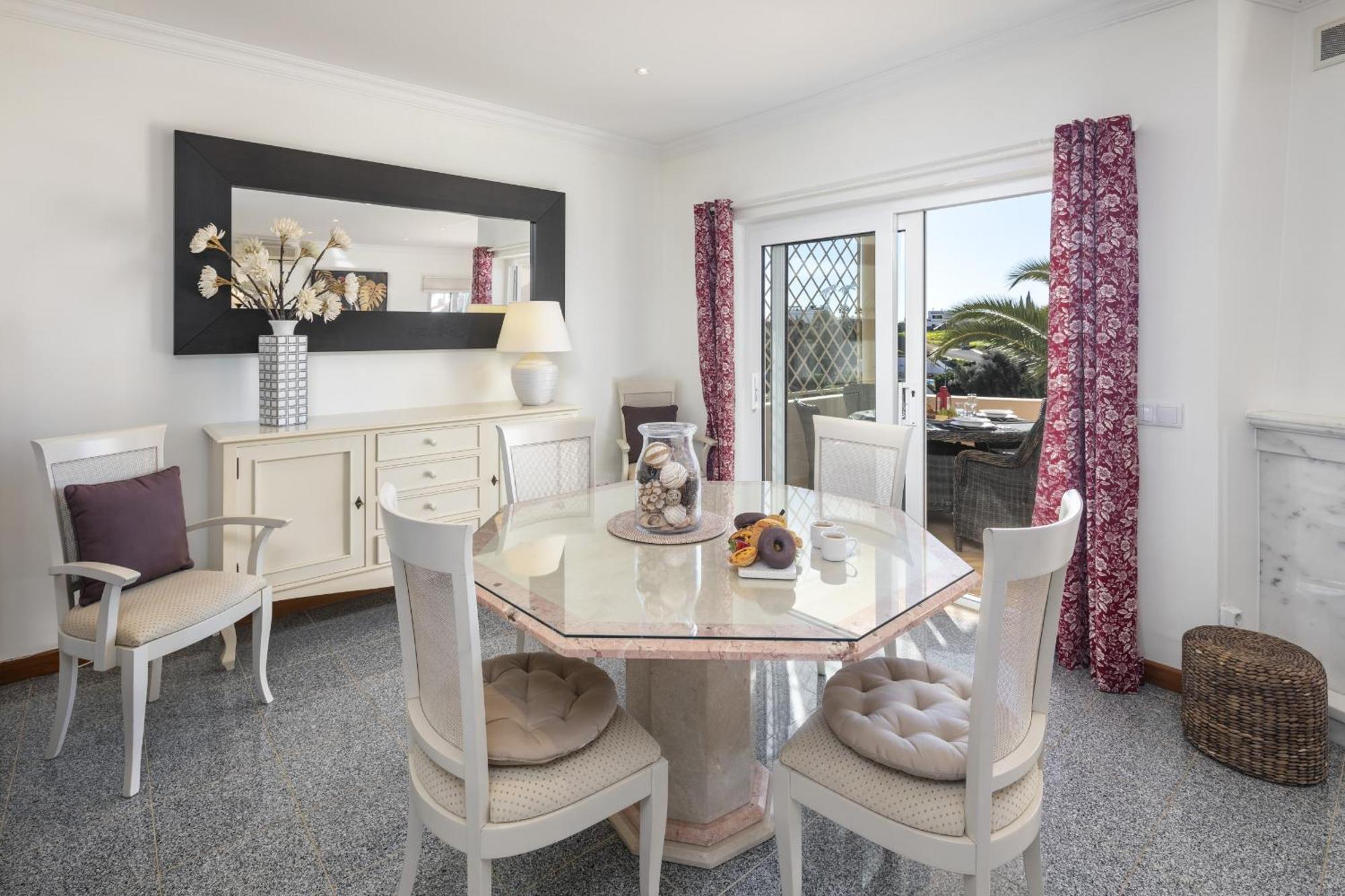 Villa Deluxe